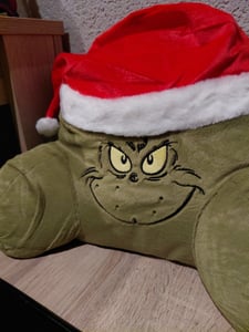 The Grinch Kissen - Rückenkissen für Bett und Sofa Rückenstütze mit Armlehnen Lesekissen für Rücken, Nacken und Kopf Grün 40 x 38 cm Kunden-Foto 1