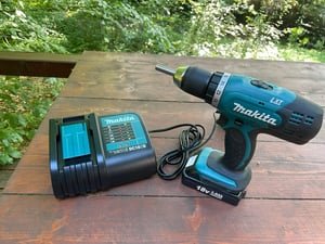 Makita Caricabatterie DC 18 SD per batterie agli ioni di litio 7.2V - 18V Foto del cliente 1