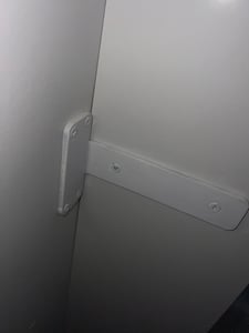 VEVOR Regalhalterung, 410 x 155 x 35 mm, 4 Stück, robuste schwebende Regalträger, Halterungen für Regale, 10 mm dicke mattschwarze L-Regalhalterung, Regalhalter aus Stahl mit 72,6 kg Tragkraft Kunden-Foto 1
