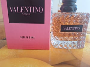 VALENTINO Born In Roma Donna, Frauen, 100 ml, Bergamotte, Jasmin, Vanille, Holz, Spray Kunden-Foto 1