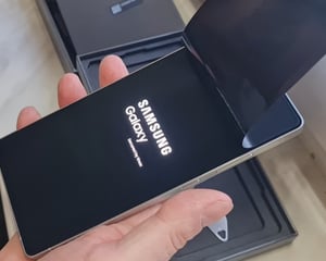 Samsung  Galaxy S25 Ultra 256GB Titanium Jetblack  Absolut Black Kunden-Foto 3