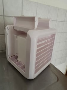 Lifetime Air Mini Air Cooler - Klimaanlage Mobil ohne Abluftschlauch Ventilator mit Wasserkühlung - Luftbefeuchter Lüfter 3 Stufen mit 2 Kühlelementen - 16 x 16 x 16,5 cm Kunden-Foto 2