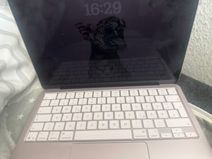 Apple MacBook Neo , Apple A, 33 cm (13"), 2408 x 1506 px, 8 GB, 256 GB, macOS Tahoe Fotografia od zákazníka č. 2