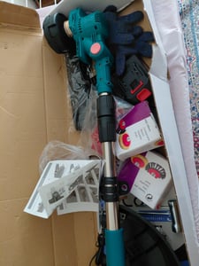Akku Rasentrimmer, 4in1 Rasenkantenschneider, mit 2× 4000mAh Akku, kompatibel mit Makita-Akkus, Bürstenloser Motor, Gartengerate mit Unkrautbürste Kunden-Foto 1
