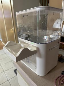 Fontanna do picia dla kotów AMICURA A10, bezprzewodowa, 5-w-1, działająca do 180 dni, bateria 10 000 mAh, pojemność 2 litry Zdjęcie produktu od klienta nr 1