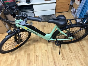 HillMiles: Bicicletas eléctricas, bicicletas eléctricas urbanas y bicicletas holandesas eléctricas con batería de 36V y 13Ah, con una autonomía de hasta 80-100 km, cambio Shimano de 7 velocidades, motor de 250W y velocidad máxima de 25 km/h. Modelo: MileCity1 Foto del cliente 18