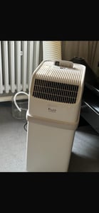 De’Longhi PAC ES72 PINGUINO COMPACT tragbare Klimaanlage mit Abluft, bis 60qm, 65 dB, weiß Kunden-Foto 4