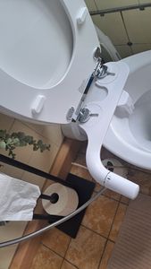 Bidet Aufsatz,Nicht Elektrisch Bidet Toilettenaufsatz mit Einziehbare selbstreinigende Doppeldüsen,Front-und Heckreinigung,Einstellbarer Druckschalter Kunden-Foto 1