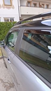 J&J AUTOMOTIVE | Windabweiser Passend Für Citroen C3 3 5D ab 2017 4tlg Vorne+Hinten, Heko Regenabweiser, Schwarz, Getönt, Aerodynamisch, Einfache Montage, Befeistigung mit Clips Kunden-Foto 3