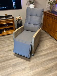 vidaXL Fauteuil de jardin avec repose-pieds 2 pcs. Réglable Noir Poly Rattan Photo du client 2