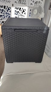 Zahradní stolek s boxem Allibert VIGO 37 x 37 x 37 cm 43 l grafitový Fotografie od zákazníka č. 6