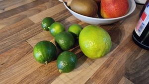 Limetovník „Lima Verde“ (limetka na caipirinhu) 70–100 cm – voňavé plody, citrusová rastlina na balkón, terasu a zimnú záhradu Fotografia od zákazníka č. 1