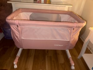 COSTWAY 3 in 1 Beistellbett & Babywiege & Reisebett, 5-stufig Höhenverstellbares Babybett, 10° Neigung, Kinderbett inkl. Matratze, Tragetasche, Stubenwagen für Babys bis 9kg belastbar (Dunkelgrau) Kunden-Foto 5