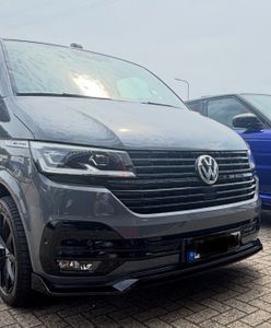 Frontspoiler Lippe mit Splitter und Gitter Schwarz Glanz für VW Bus T6.1 ab 19 Kunden-Foto 1