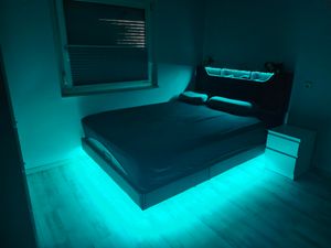Letto imbottito ProximaX 140x200cm con connessione USB, letto a molle idrauliche con contenitore, letto matrimoniale per ragazzi con LED e rete a doghe e contenitore per la testata con LED Foto del cliente 1