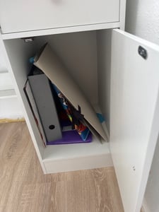 Biely počítačový stôl na notebook so 7 policami v škandinávskom štýle Fotografia od zákazníka č. 1