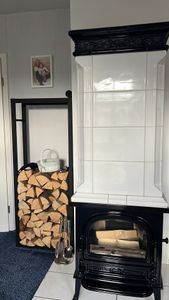 Holzlager am Ofen