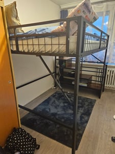 MODFU Patrová postel 90x200 pro mládež s LED, aplikací a schodištěm s úložným prostorem, jednolůžkový rám z kovu, otevřený design, bez matrace,černá Fotografie od zákazníka č. 1