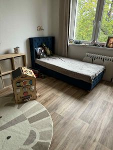 okwish Polsterbett Doppelbett 180×200cm mit Lattenrost und Kopfteil, Knopfpolsterung, Nietenpolsterung, Samt, Grau,Ohne Matratze Kunden-Foto 4