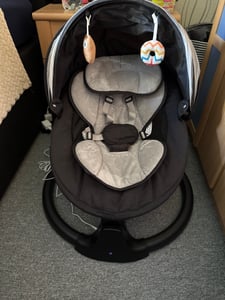 Caveen Elektrische Babywippe mit Bluetooth-Musik, 5 Schaukelmodi, 3 Timer, abnehmbarem Kissen, Schwarz - Baby Swing für Neugeborene & Kleinkinder Kunden-Foto 1