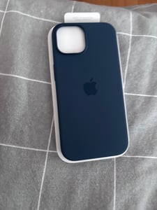 Apple MT0Y3ZM/A, Cover, Apple, iPhone 15, 15,5 cm (6.1"), Blau Kunden-Foto 2