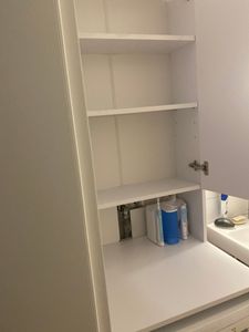 PLATAN ROOM Skrinka na práčku 210 cm vysoká Kúpeľňová skrinka s 3 policami Nadstavbová skrinka na práčku a sušičku bielizne Biela Fotografia od zákazníka č. 2