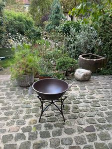 Bol à feu antique, fer peint par poudrage, brun rouille avec pied rabattable Photo du client 1