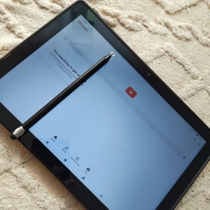 Tablette 10 pouces sous Android 16, processeur octa-core 2,0 GHz, 256 Go + 1 To extensible, 36 Go de RAM (6+32), Wi-Fi 6, 2-en-1 avec clavier Photo du client 7