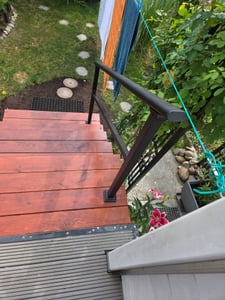 VEVOR Außenhandläufe für 3–4 Stufen, stabiles Treppengeländer-Set Kohlenstoffstahl mit Montagezubehör, ideal für Senioren, geeignet für Betonstufen, Veranden und Terrassen, schwarzes Retro-Design Kunden-Foto 4