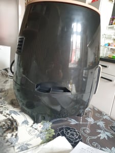 Heißluftfritteuse 6L Airfryer 2400W, 6 Programme, Compact Air fryer, LCD Display, LED Touchscreen, energiesparend, leise, Schwarz und Gold, Retoo Kunden-Foto 10