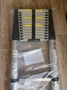 Jayseuw Teleskopleiter 5m bis 150kg Aluminium Silber Stehleiter Mehrzweckleiter Kunden-Foto 2