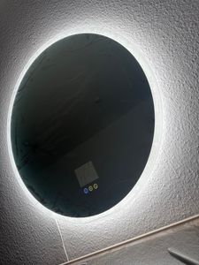 WISFOR LED Badspiegel mit Bluetooth Lautsprecher, Badezimmerspiegel mit Beleuchtung 3 Lichtfarbe, LED Wandspiegel dimmbar beschlagfrei, Touchschalter Kunden-Foto 1
