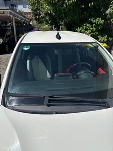 A53C Universal Shark Auto Dachantenne AM/FM Haifischantenne selbstklebend wetterfest Schwarz für PKW ab Bj. 2010 Ersatzantenne Radioantenne Kunden-Foto 1