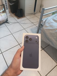 Apple iPhone 17 Pro Max 17,5 cm (6.9") Double SIM iOS 26 5G USB Type-C 256 Go Argent Photo du client 10