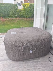 Bestway® LAY-Z-SPA® Energiespar-Whirlpool Cabo HydroJet™ mit App-Steuerung, für 6 Personen 180 x 180 x 71 cm, Kreuzgeflecht-Optik (Eichengrau) Kunden-Foto 4