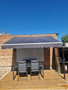 UISEBRT 300 X 250 cm markíza so sklopným ramenom hliníková markíza svorka markíza slnečná markíza balkónová markíza ochrana pred slnkom ručná kľučka tmavosivá Fotografia od zákazníka č. 4
