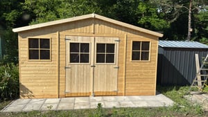 Holz Gartenschuppen MIT IMPRÄGNIERTEM BODEN - Abstellkammer mit Fenstern - H246 x 418 x 220 cm/ 8 m² Naturholz-Shiplap-Schuppen - TIMBELA M332+332G Kunden-Foto 1