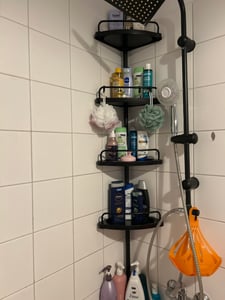 Duschablage Duschregal, höhenverstellbar, 95-300cm, 4 Ablagen, 3 Haken Kunden-Foto 10