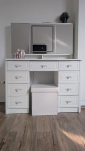 Schminktisch mit LED-Spiegel, mit 3 Spiegeln, 9 Schubladen, Schminktische, Frisiertisch mit 5 Regale, Weiß, MDF, 110 × 50 × 138 cm Kunden-Foto 1
