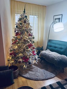 Yorbay 210cm Künstlicher Weihnachtsbaum  Tannenbaum mit Beleuchtung Weiß Schneeflocken LED  für Weihnachten-Dekoration Kunden-Foto 16