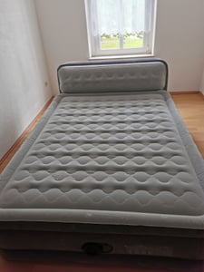 Intex Headboard Airbed, Doppelmatratze, Integrierte Luftpumpe Kunden-Foto 1