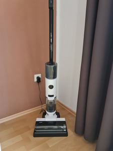 Aspirapolvere a umido/asciutto JONR ED12, serbatoio da 850 ml, 35 minuti, spazzola perimetrale da 6 mm, autopulente, per pavimenti duri e peli di animali domestici Foto del cliente 3