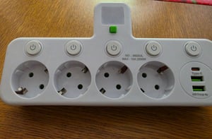 4 Fach EU Steckdose Mehrfachstecker Steckdosenleiste Adapter Mit USB & Steckdosenleiste 4-fach mit USB & USB-C, Nachtlicht, Schalter, 2500W Kunden-Foto 2