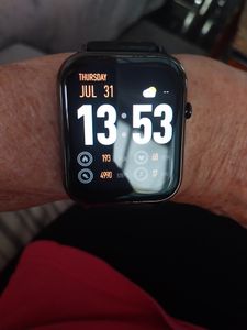 Smartwatch, Smartwatch Damen Herren, 1.69" HD Fitness Tracker Uhren für Android IOS, IP67 Wasserdicht Pulsmesser Schrittzähler Aktivitätstracker Schwarz Kunden-Foto 4