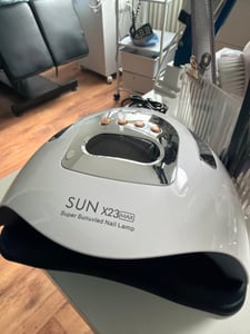 380W UV LED Nagellampe mit LCD Display, 81 LED Lampen, Automatischer Sensor, 4 Timer 10-99s, Nageltrockner für alle Gelnägel, für Salon & Zuhause Kunden-Foto 1