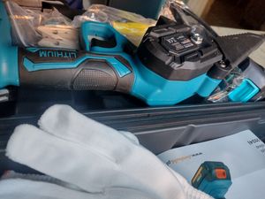 Mini Kettensäge mit Akku, 6 + 8 Zoll Akku Kettensäge mit 2 * 2.0Ah Akkus und Ladegerät,  Einhand Kettensäge Elektrisch für Gartenbäumen Astschere Kunden-Foto 2