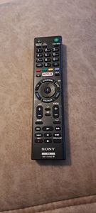 Sony Télécommande RMT-TX100D noire pour téléviseur 4K Ultra HD Photo du client 1