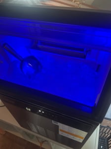 VEVOR komerčný výrobník ľadu Výrobník ľadových kociek 59 kg/deň s 15 kg zásobníkom, voľne stojaci a podstavný výrobník ľadových kociek z nehrdzavejúcej ocele s LED displejom a samočistením Fotografia od zákazníka č. 2