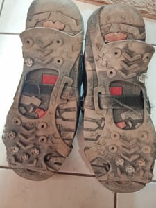 Spikes für Schuhe, Schuhspikes 11-Stud Ice Klampen Schuhkrallen Schneeketten Spikes Steigeisen Slip-on Stretch Schuhe Spikes für EIS und Winter ，M Kunden-Foto 1