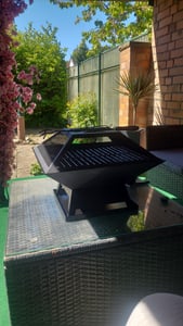 Outsunny Feuerschale mit Funkenschutz Grillrost Feuerkorb Feuerstelle für BBQ Kunden-Foto 1
